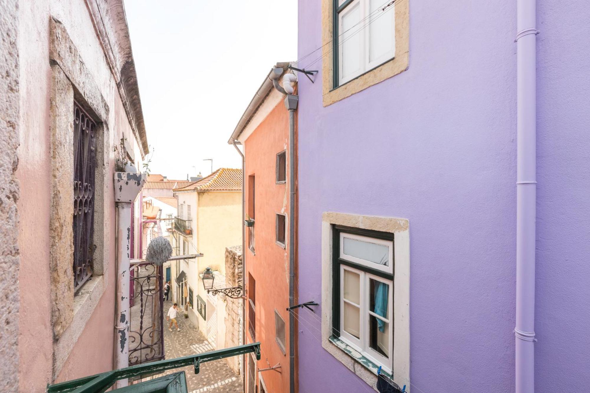 Apartamento Stylish Getaway In A Mezzanine Flat By The Castle Lisboa Exterior foto