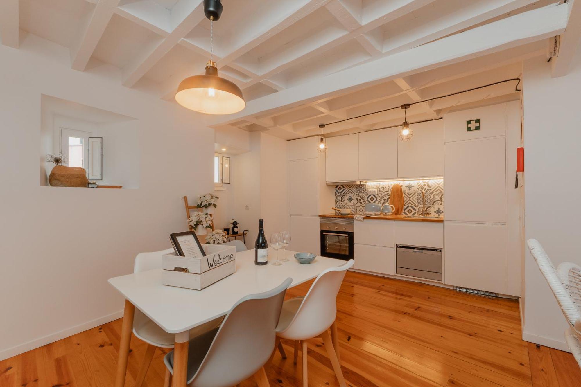 Apartamento Stylish Getaway In A Mezzanine Flat By The Castle Lisboa Exterior foto